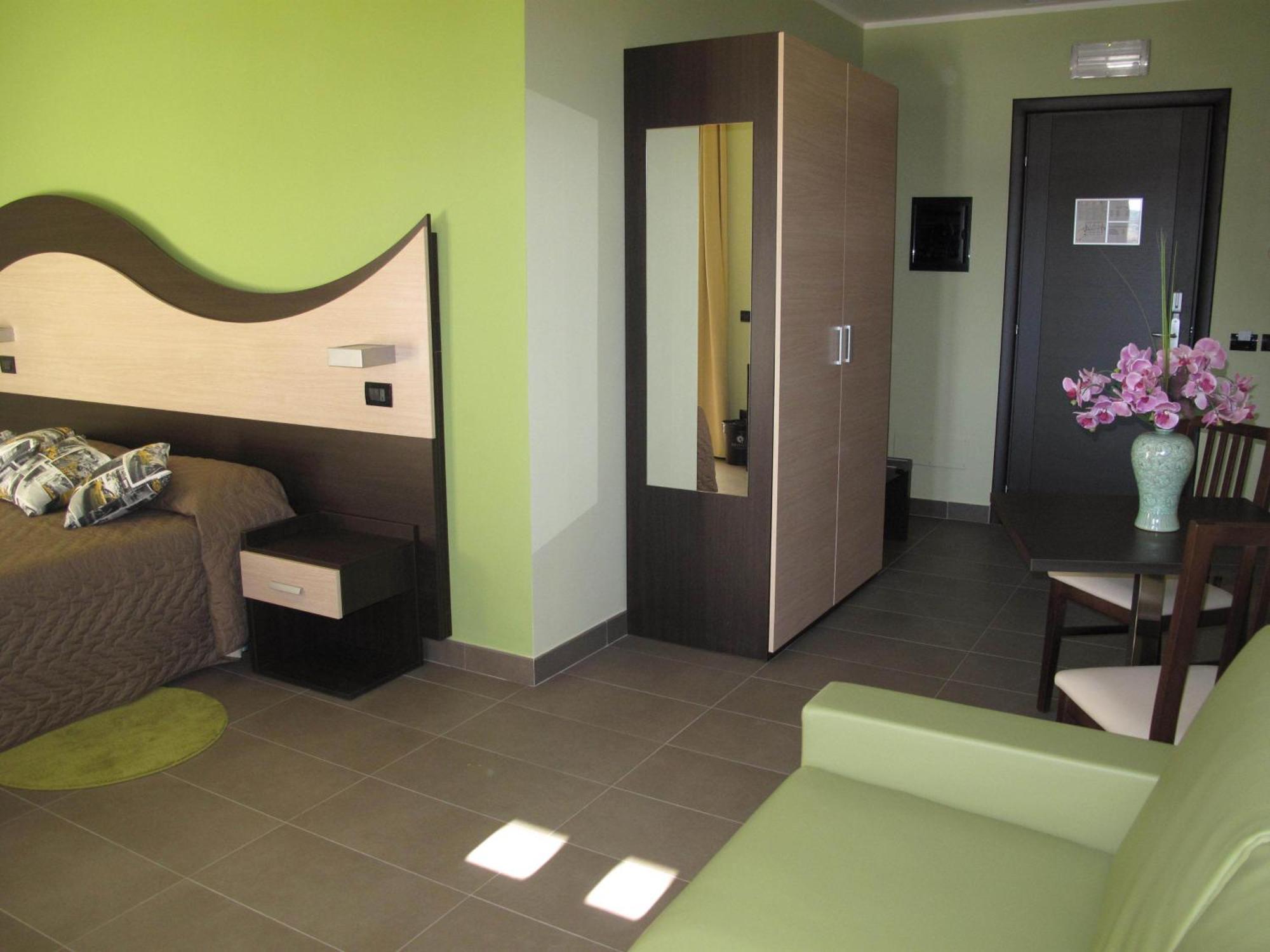 Life Sport Hotel Mentana Luaran gambar